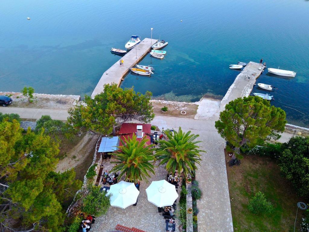 Gorgonia Suites In Verunic Bagian luar foto