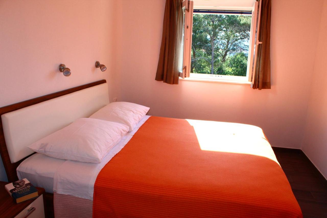 Gorgonia Suites In Verunic Ruang foto